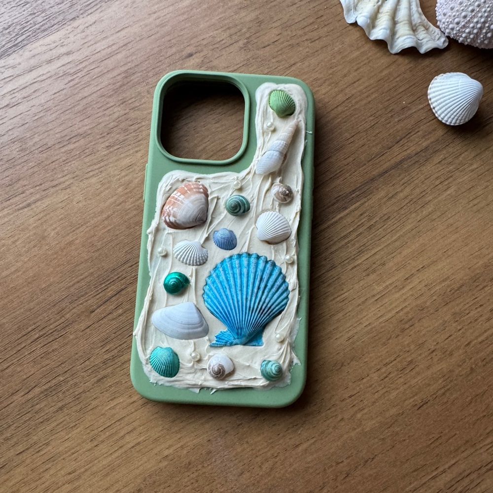 Seashell Green Phone Case - iPhone 13 Pro